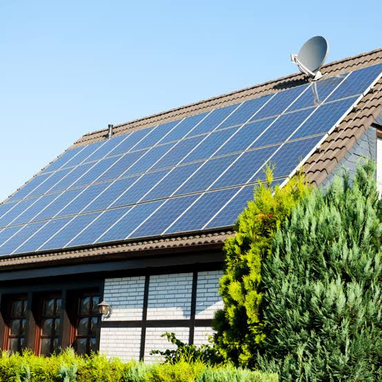 Solar Panel Maintenance Tips: How to Maximize Performance and Lifespan